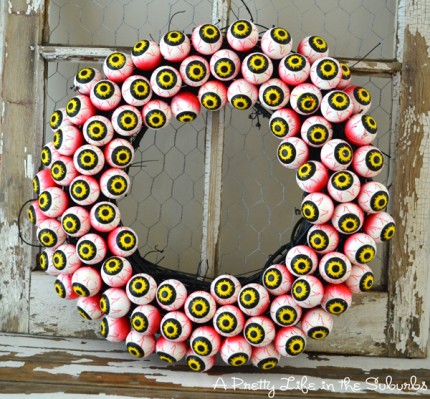 Spooky Eyeball Wreath