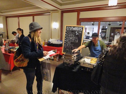 Chicago: Randolph Street Market Antique Fair