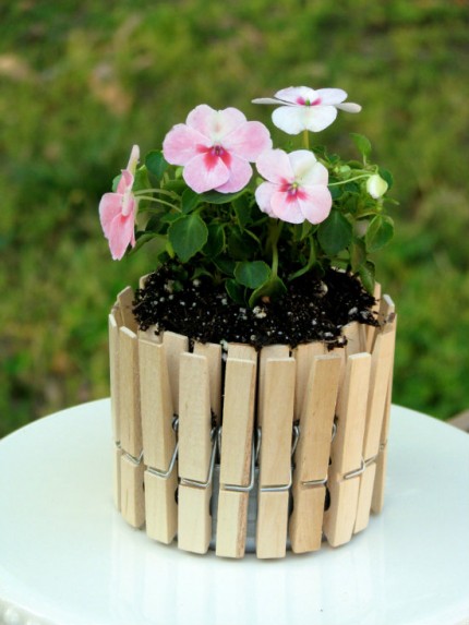 Mini Picket Fence Flower Pots I love these adorable little flower pots