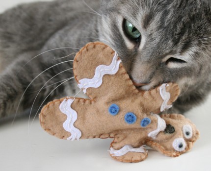 Distressed Gingerbread Man Cat Toys