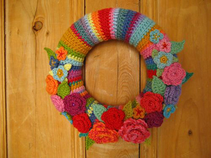 14 Colorful Wreaths You Can Make @craftgossip