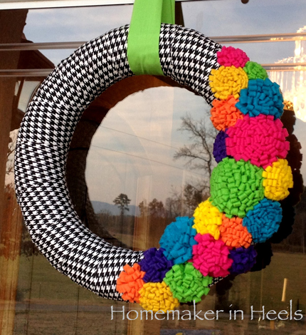 14 Colorful Wreaths You Can Make @craftgossip