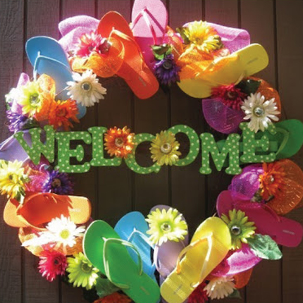 14 Colorful Wreaths You Can Make @craftgossip