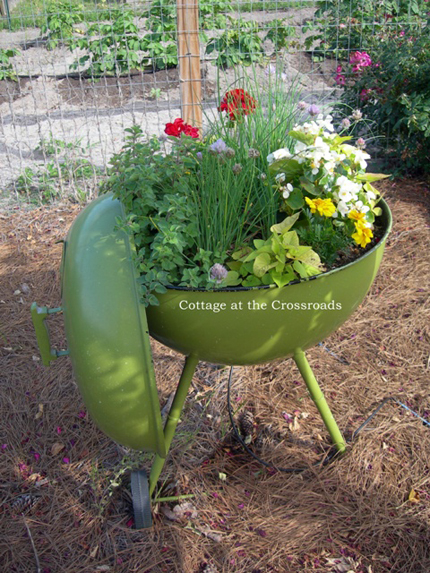 13 Planter Ideas for Your Container Garden @craftgossip