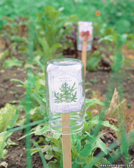 10 Garden crafts that are perfect for spring from @craftgossip