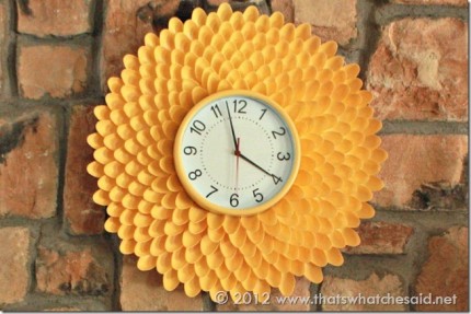 Plastic Spoon Chrysanthemum Clock @craftgossip